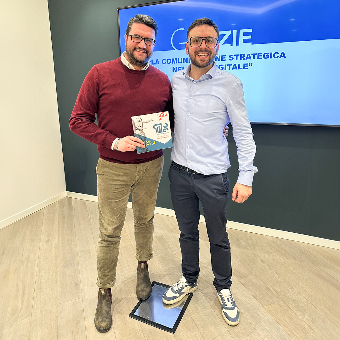 Foto dell'evento sulla comunicazione strategica nell'era digitale. Foto con il sindaco di Lumezzane